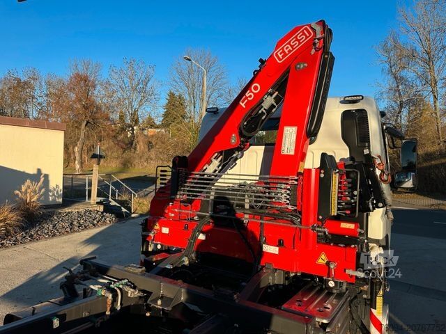 Vrachtwagen met kraanopbouw FUSO Canter 7C18 4x4 Kipper KRAN 11m Greifer AHK