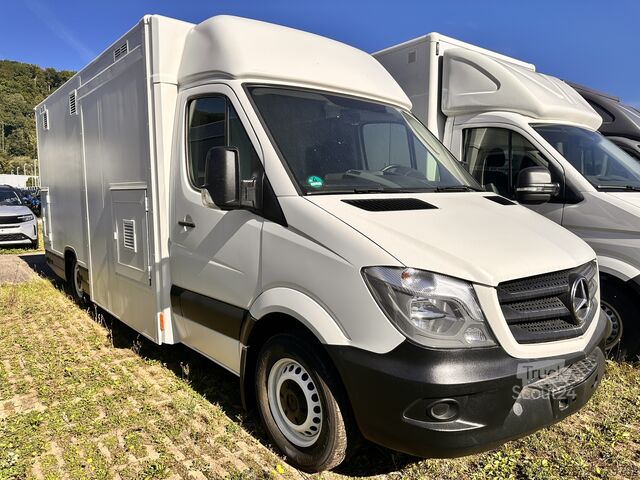 Magasin Mobile Mercedes-Benz Foodtruck, Imbisswagen, Food Truck mit neuer Küche und Ausstattung