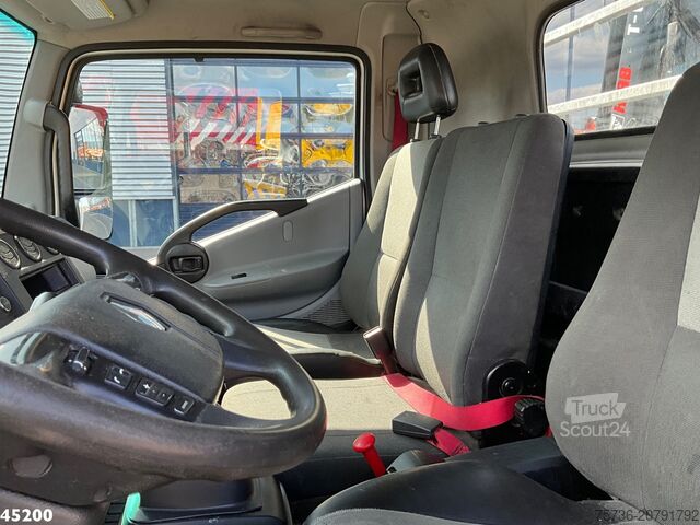 Camion-grue Renault D 180 Hiab 3,8 Tonmeter Euro 6 Just 178.017 km!