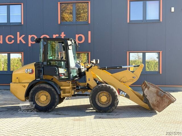 Caterpillar 908M ŁADOWARKA KOŁOWA Caterpillar 908M ŁADOWARKA KOŁOWA