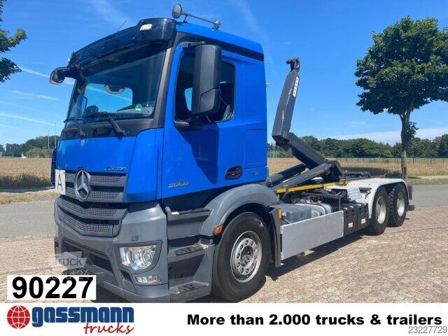 Autocamion cu cârlig pentru containere Mercedes-Benz Antos 2658 L 6x4, Kempf/Meiller Abrollanlage,