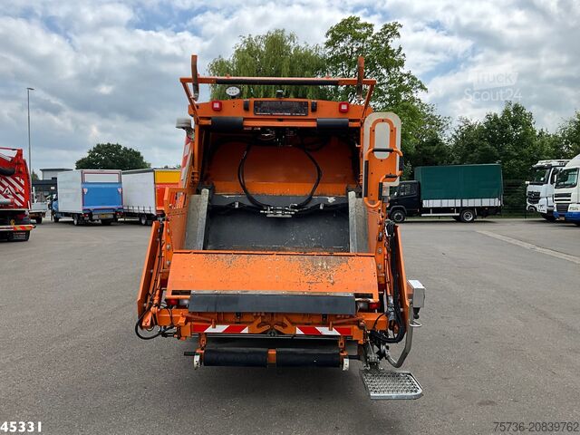 Refuse collection vehicle Fuso Canter 9C18 Euro 6 Zoeller 7m³ Just 108.440 Km!