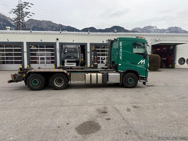 Tovornjak s kavljem za kontejnerje Volvo FH 500