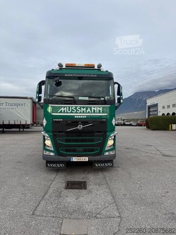 Tovornjak s kavljem za kontejnerje Volvo FH 500