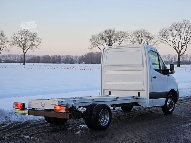 Chassis with cab MERCEDES-BENZ SPRINTER 516 L2 Chassis Automaat