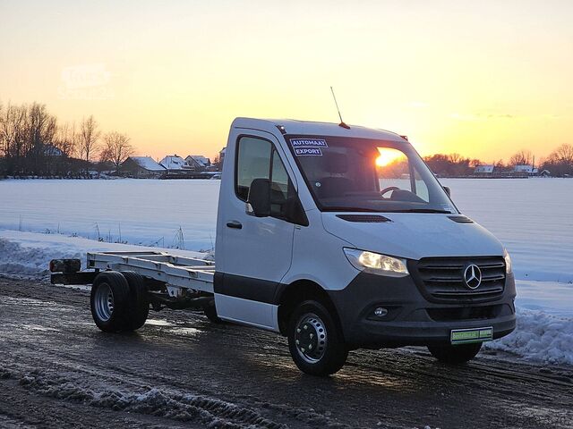 Chassis with cab MERCEDES-BENZ SPRINTER 516 L2 Chassis Automaat