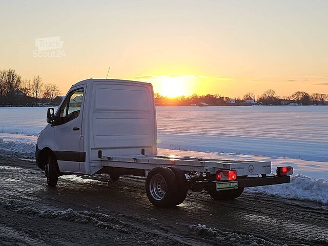 Chassis with cab MERCEDES-BENZ SPRINTER 516 L2 Chassis Automaat