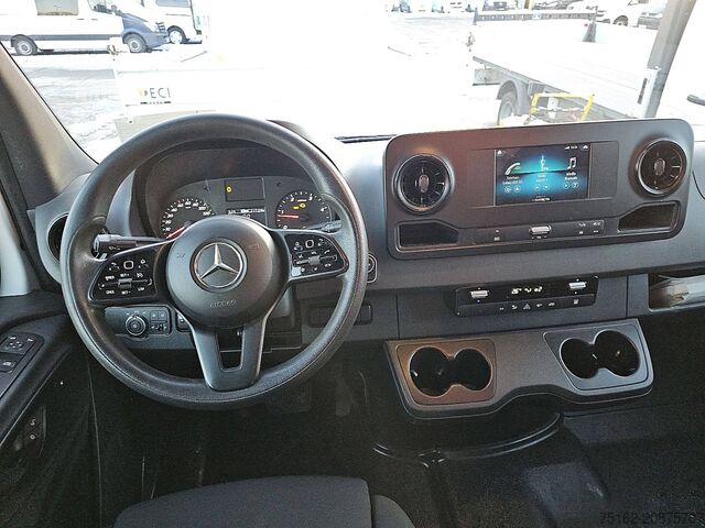 Chassis with cab MERCEDES-BENZ SPRINTER 516 L2 Chassis Automaat