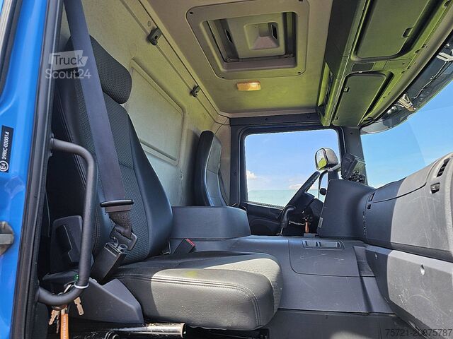 Refrigerated/frozen transport SCANIA P320 MANUAL THERMOKING