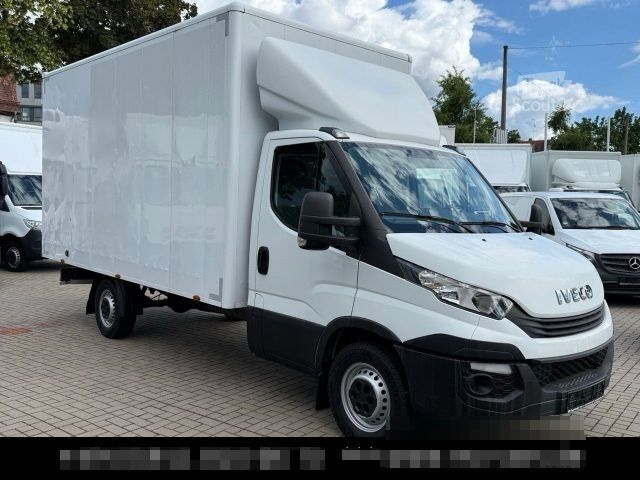 Transporter mit Koffer IVECO Daily 35s14 Möbel Maxi 4,38 l / 2,37 hoch 22 m³