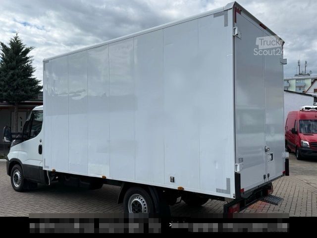 Transporter mit Koffer IVECO Daily 35s14 Möbel Maxi 4,38 l / 2,37 hoch 22 m³