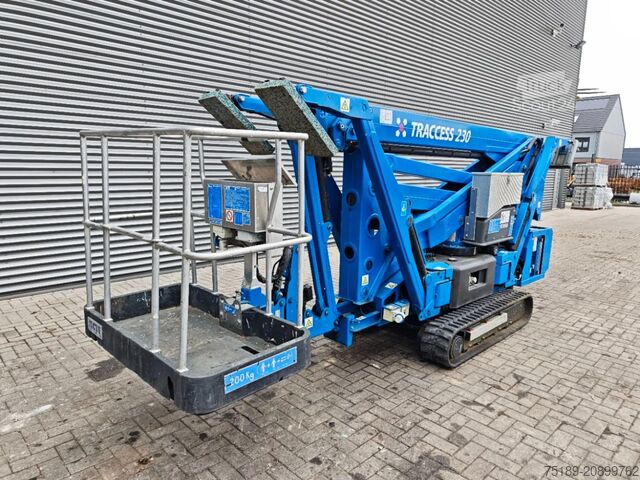 Scharnierende telescopische hoogwerker CTE Traccess 230