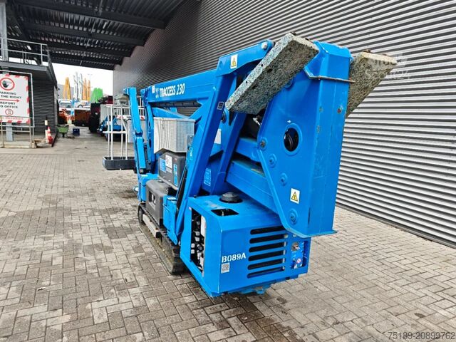 Scharnierende telescopische hoogwerker CTE Traccess 230