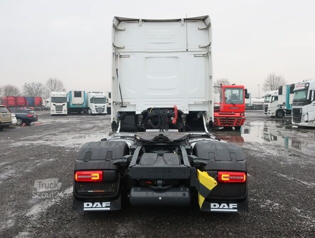 Standardni vlačilec DAF XG+ 530 FT Intarder LED Navi Standklima