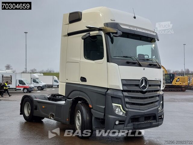 Standard-SZM Mercedes Actros 1845 4X2 GigaSpace Retarder MirrorCam Na...