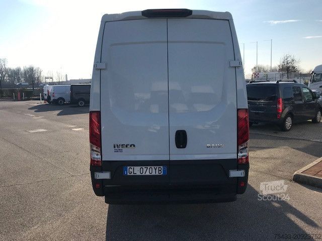 Dobozos furgon IVECO DAILY 35S14 V - 7 POSTI