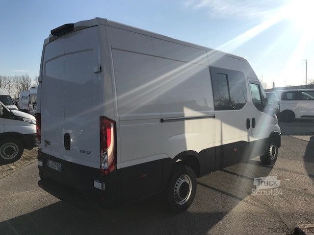 Dobozos furgon IVECO DAILY 35S14 V - 7 POSTI
