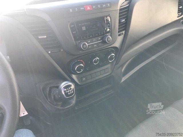 Dobozos furgon IVECO DAILY 35S14 V - 7 POSTI