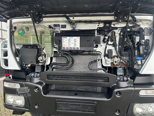 Автомобил с кран Iveco Trakker 410 4x4 Hiab 244-5 + Fly jib , winch 12...