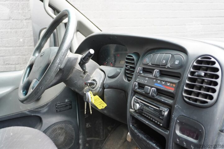 Umpikorja-auto Hyundai H 200 2.5 TCI 100PK L2 - Imperiaal - Trekhaak -...