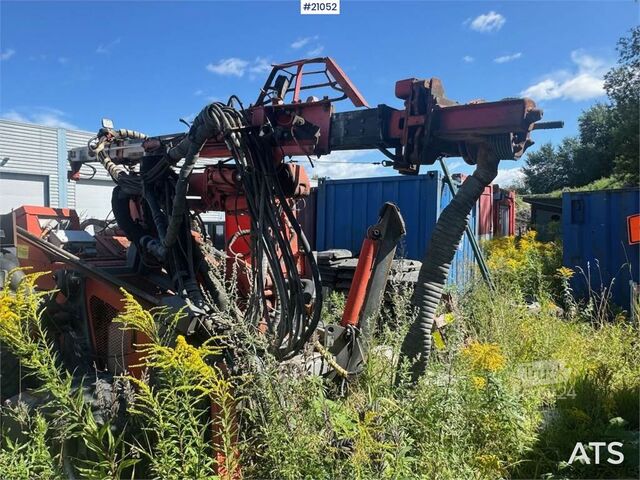 Maszyna do wiercenia w ziemi Sandvik DC302R drilling rig