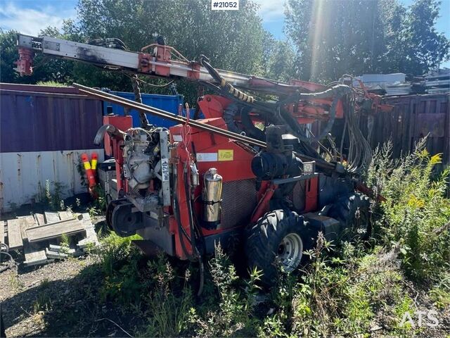 Maszyna do wiercenia w ziemi Sandvik DC302R drilling rig