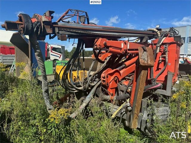 Maszyna do wiercenia w ziemi Sandvik DC302R drilling rig