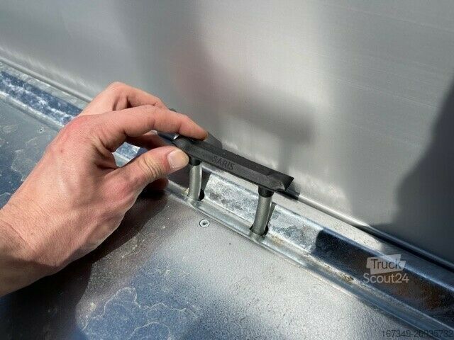 Remolque volquete trilateral SARIS K3 306 170 2700 E elektrisch mit Rampenschächten