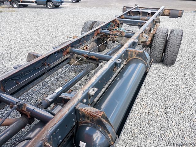 Furgonalváz IVECO Daily 65C14 CNG/HI-MATIC/FAHRGESTELL 4750mm/LUFT