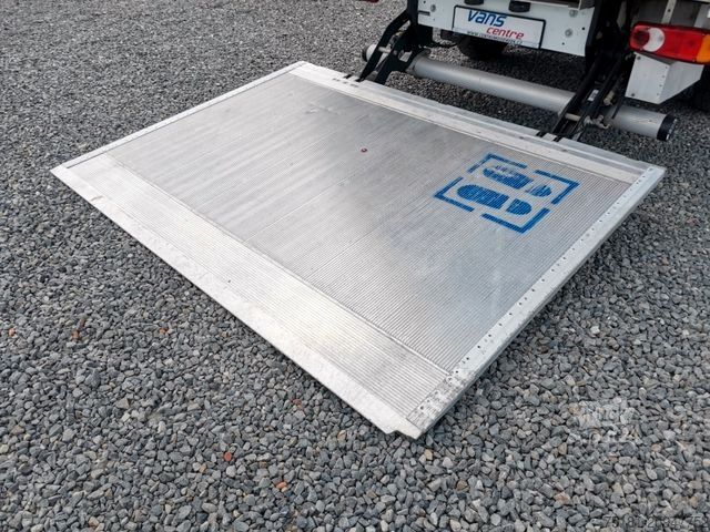 Dubă cu caroserie tip cutie RENAULT Master 165DCI KOFFER 8PAL/ LBW/ KLIMA