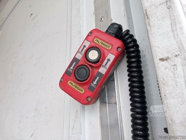 Dubă cu caroserie tip cutie RENAULT Master 165DCI KOFFER 8PAL/ LBW/ KLIMA