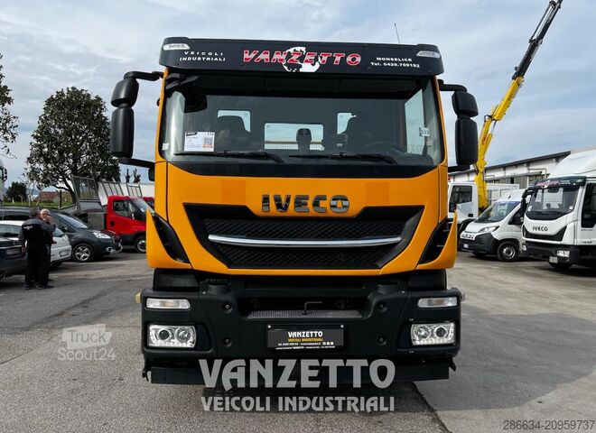 Dépanneuse Iveco STRALIS 260S36
