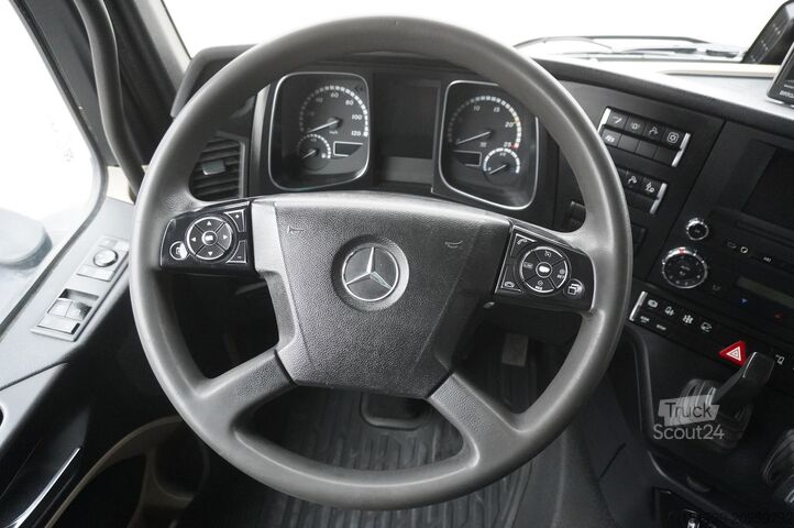 Graudu pašizgāzējs Mercedes-Benz Actros 3563 8x4 / Tipper for grain 20 t