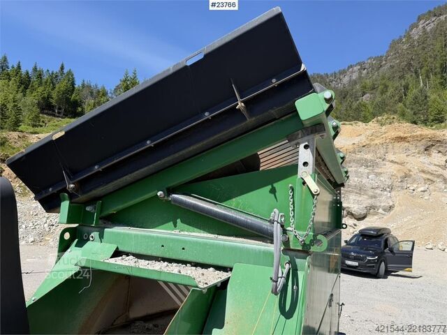 Screeningsanlegg McCloskey S80 screening plant with Svedala Arbrå cone crushe