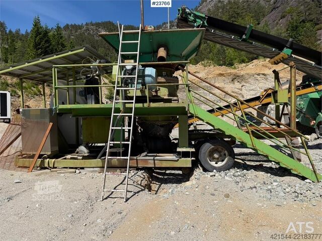 Screeningsanlegg McCloskey S80 screening plant with Svedala Arbrå cone crushe