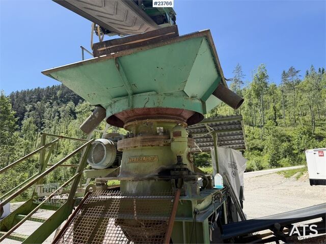 Screeningsanlegg McCloskey S80 screening plant with Svedala Arbrå cone crushe