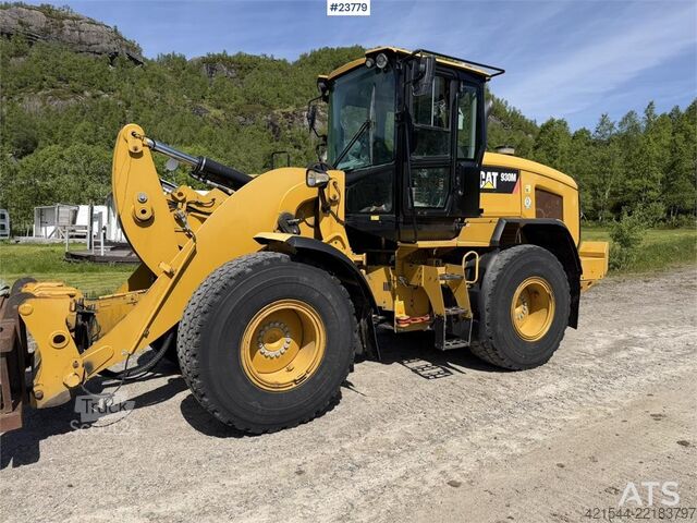 Radlader CAT 930 M wheel loader with bucket
