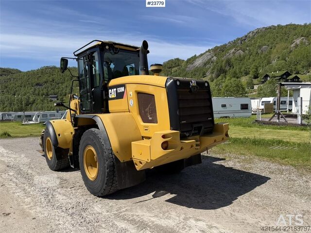 Radlader CAT 930 M wheel loader with bucket