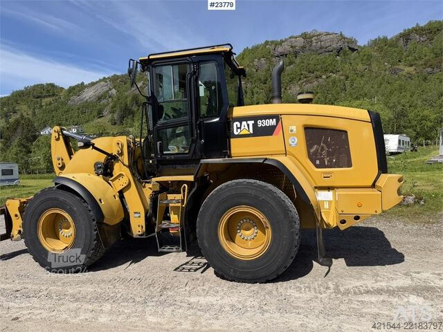 Radlader CAT 930 M wheel loader with bucket