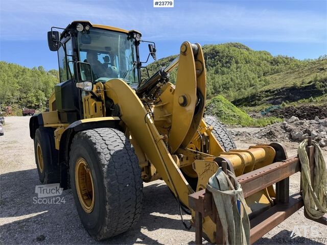 Radlader CAT 930 M wheel loader with bucket