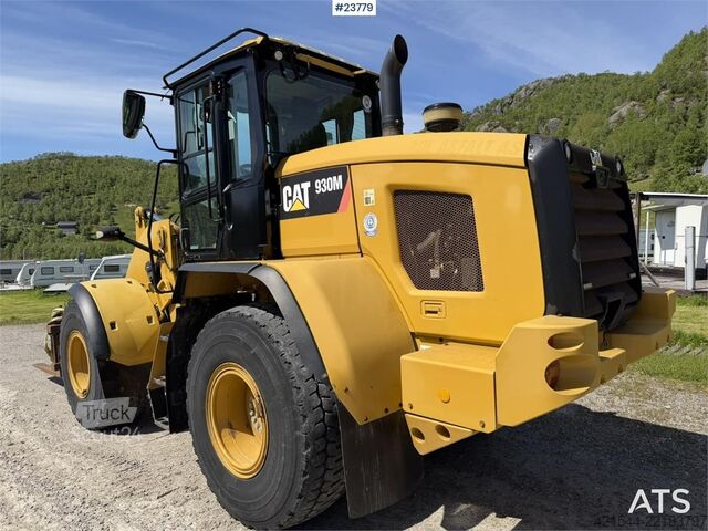 Radlader CAT 930 M wheel loader with bucket