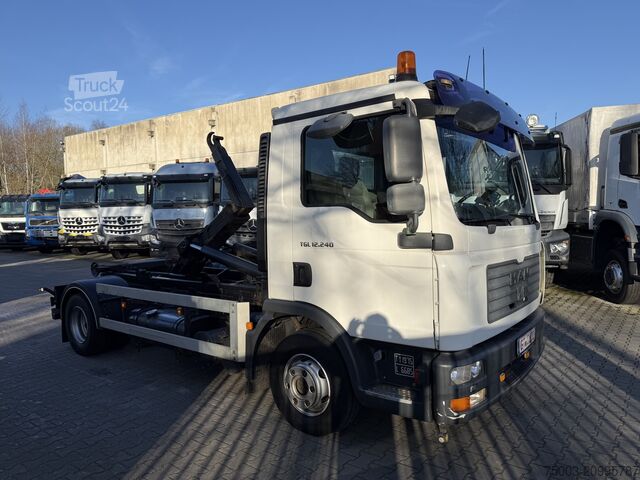 Camion benne MAN TGL 12.240 Haken