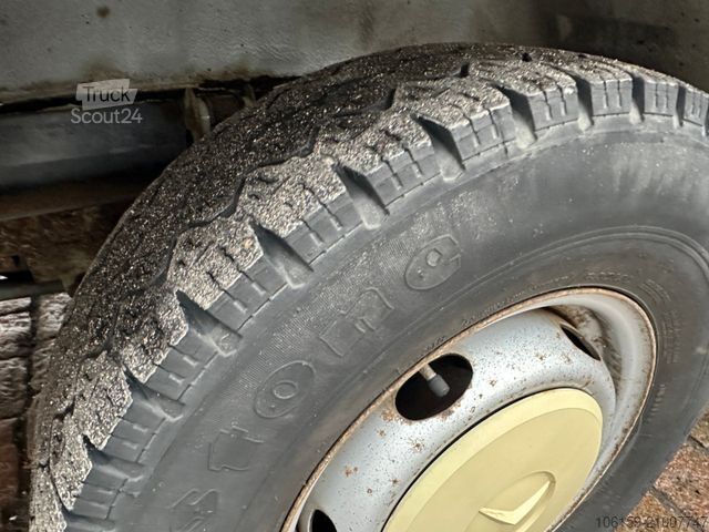 Minibus MERCEDES-BENZ 100 D / 9 Sitzer / Diesel