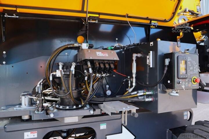 Piattaforma telescopica Haulotte HT28RTJ Pro Guarantee! 4x4x4 Drive, 28 m Working H