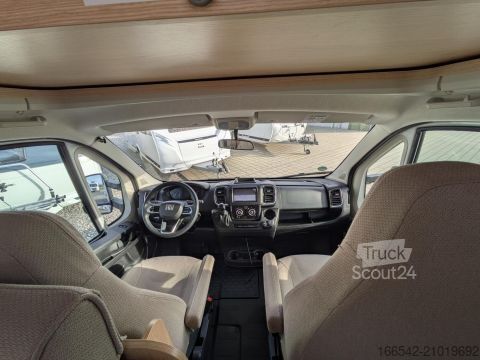 Capucine LMC Tourer A 690 G 140PS/Autom/Isofix/Markise/Fahrradträger