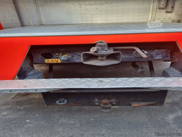 Fourgon personnalisé Mercedes-Benz -1124 F 4 x 2