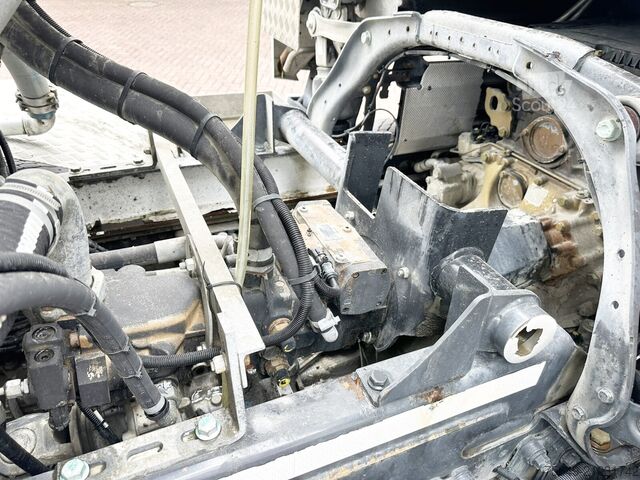 Centrale à béton mobile Mercedes-Benz Arocs 3251 8x4/4 Arocs 3251 8x4/4, Betonmischer Liebherr ca. 9m³