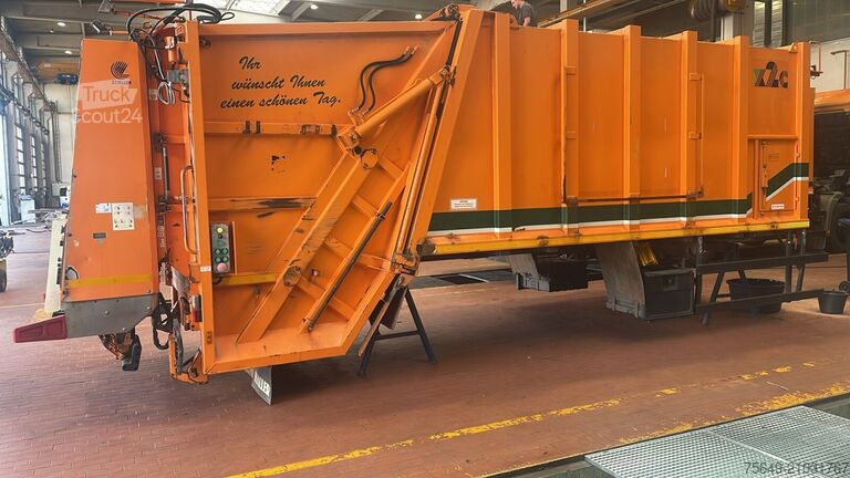 Spezial-LKW  M21X2C mit Zöller Schüttung M21X2C mit Zöller Schüttung