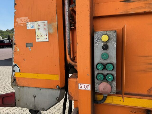 Spezial-LKW  M21X2C mit Zöller Schüttung M21X2C mit Zöller Schüttung