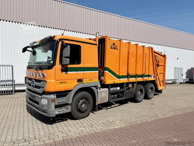 Spezial-LKW  M21X2C mit Zöller Schüttung M21X2C mit Zöller Schüttung